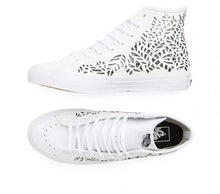 Laden Sie das Bild in den Galerie-Viewer, VANS | SK8-HI DECON (CUTOUT)| LEAVES/WHITE

